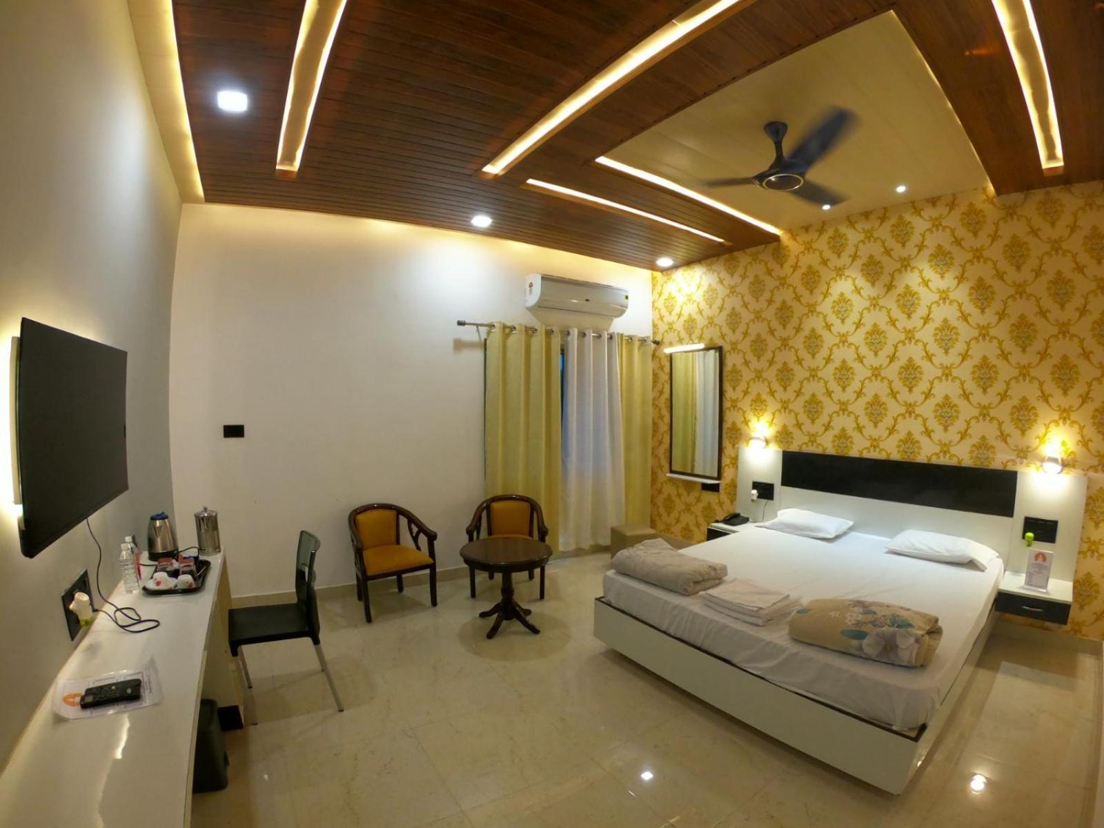Hotel Buddha Park, Paharia, Varanasi Exteriör bild