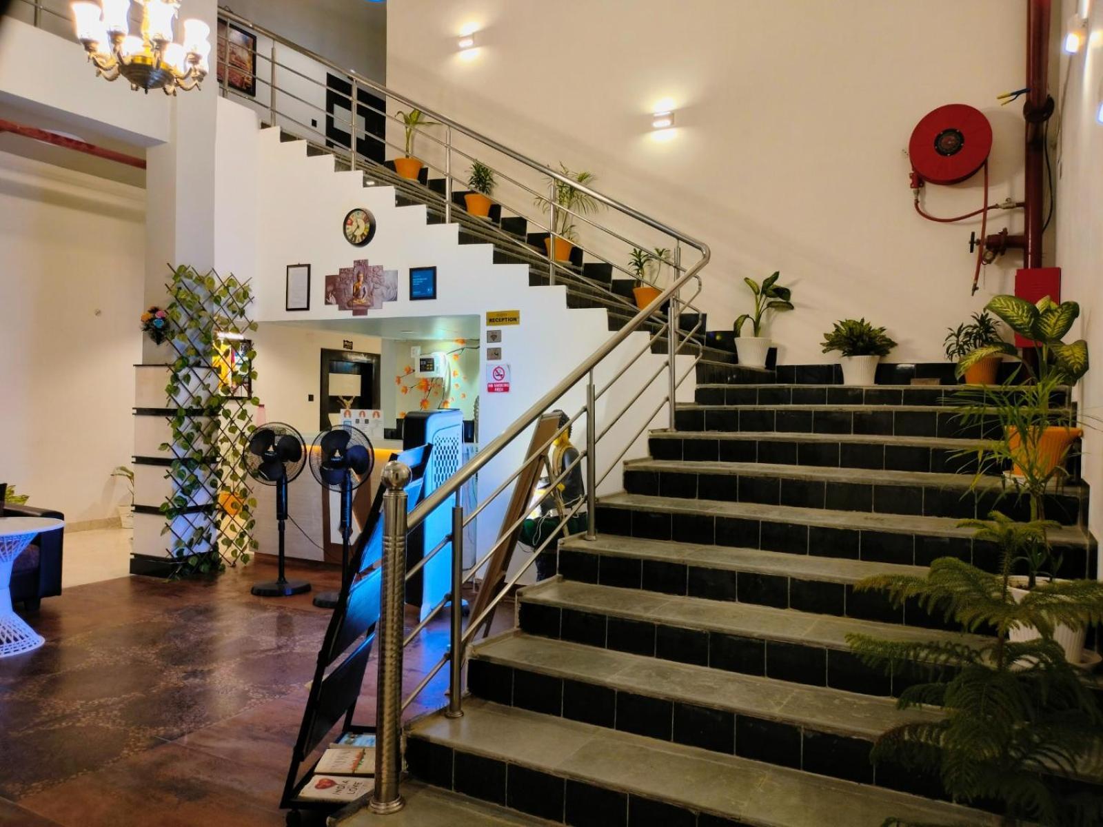 Hotel Buddha Park, Paharia, Varanasi Exteriör bild