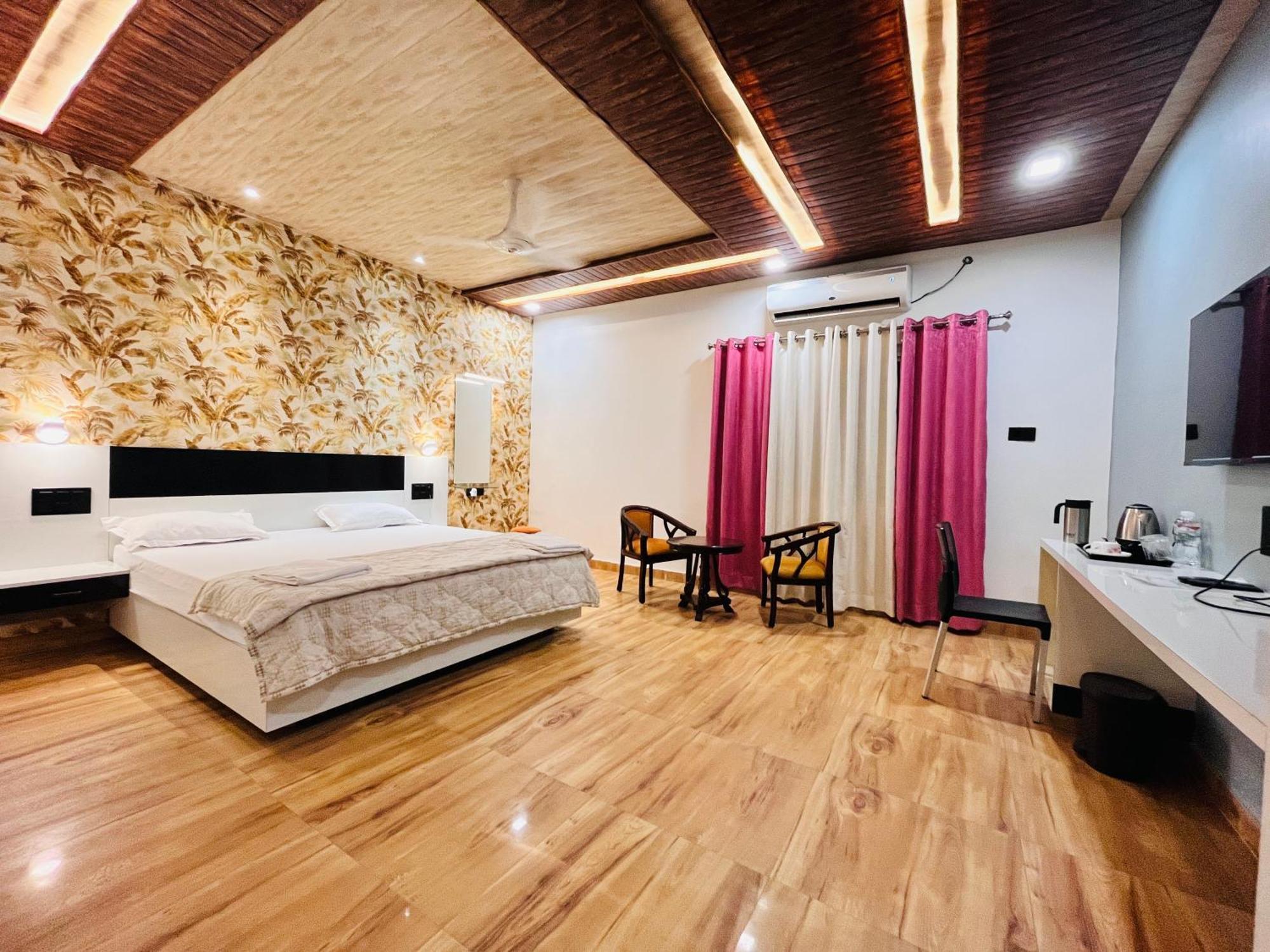 Hotel Buddha Park, Paharia, Varanasi Exteriör bild